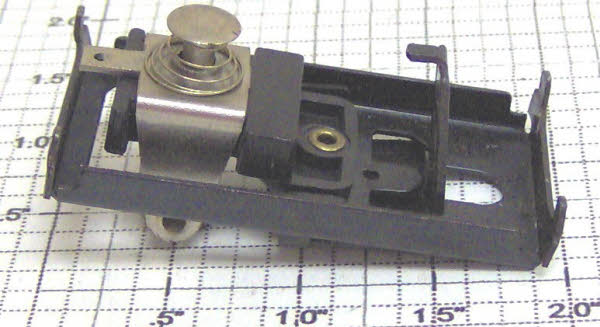 Lionel 485-18 Base Plate w/ Roller & Armature