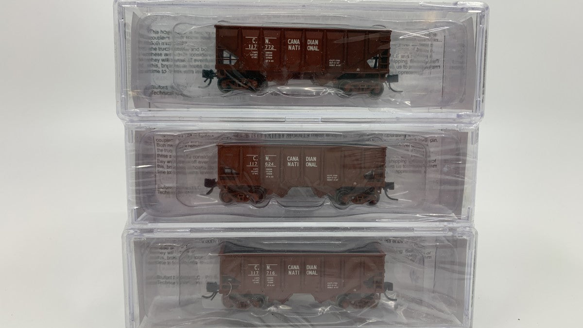 Bluford Shops 62093 N Canadian National 30' 6" 2-Bay Panel Side Hoppers (3)