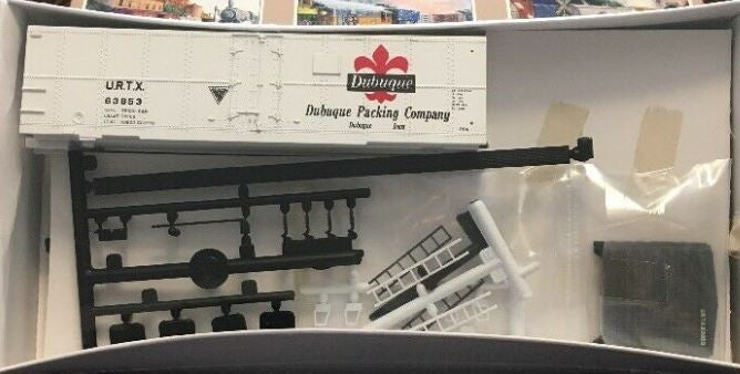 Walthers 932-2554 Dubuque URTX 40' Meat Reefer #63853 Kit