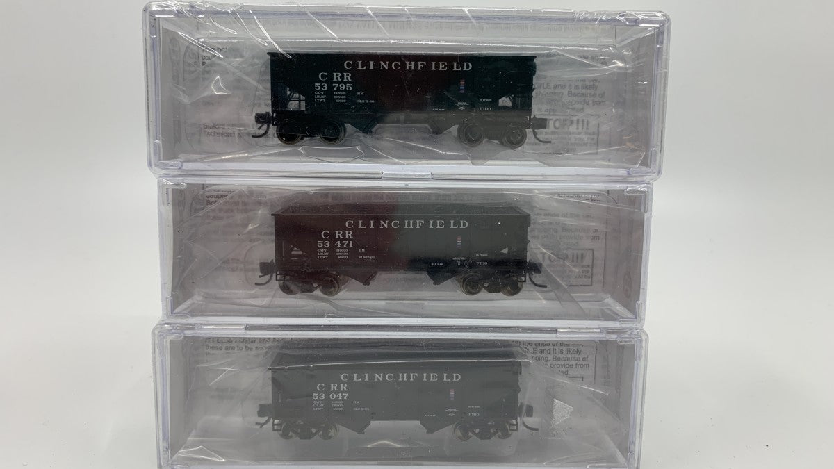 Bluford Shops 65073 N Clinchfield 8-Panel 2-Bay Open Hopper with Load, Black(3)