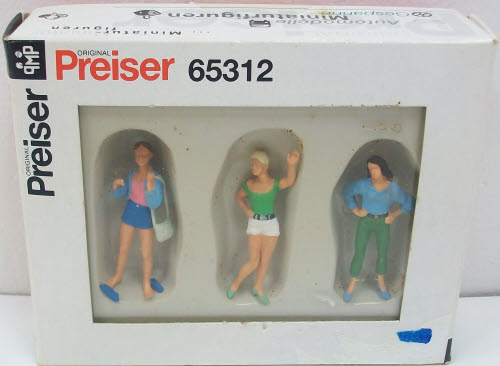Preiser 65312 O Standing Teenage Girls Figures (Set of 3)