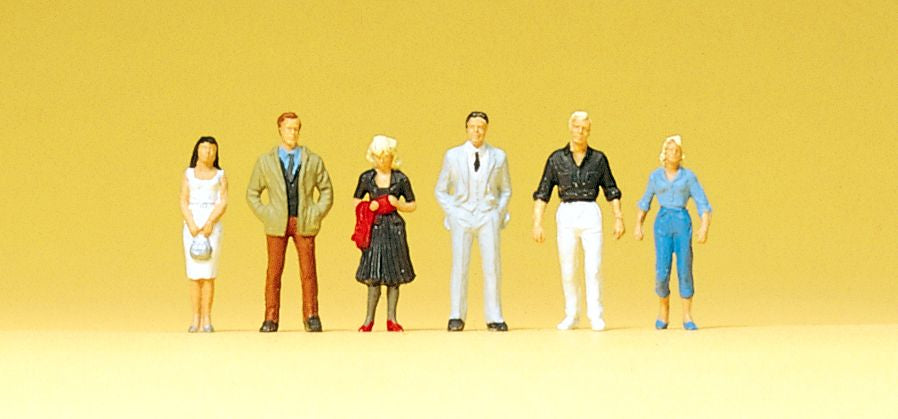 Preiser 74007 1:100 Standing Passers-By Figures (Set of 6)