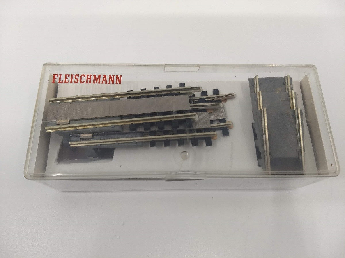 Fleischmann 6653 HO A/C Extension Set for 6651 Turntable
