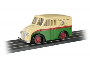 Williams 42738 O E-Z Street Pasture Pure Dairy Delivery Van