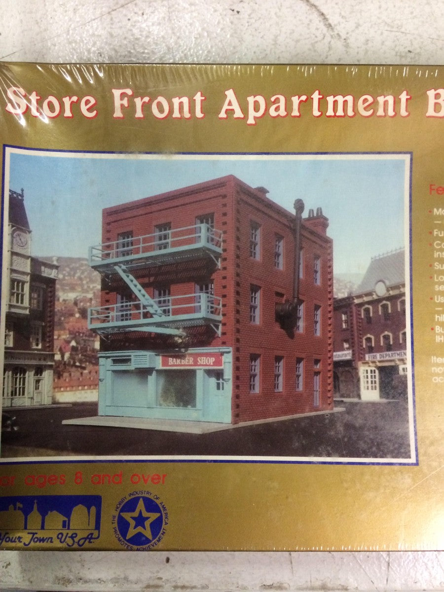 IHC 708 HO Store Front Apartment Building Plastic Kit