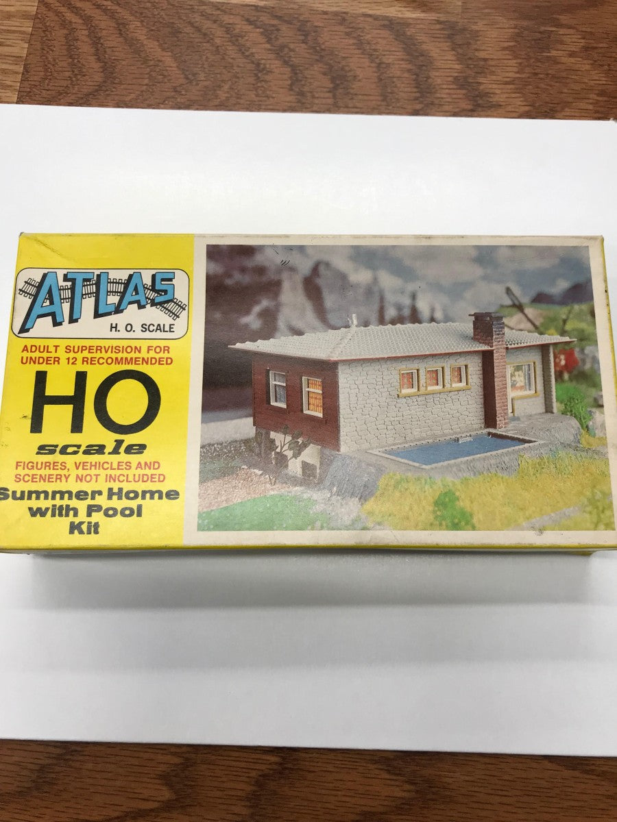 Atlas 743 HO Summer Home with Pool Building Kit