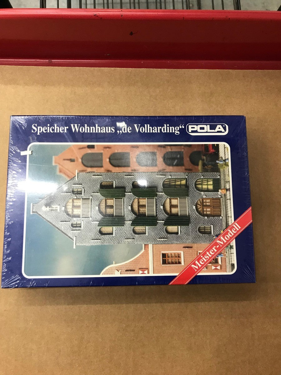 Pola 750 HO Storage Apartmenthouse Building Kit