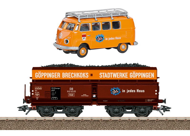 Trix 24722 HO German Federal Railroad 2022 Museum Car with Volkswagen T1 Bus