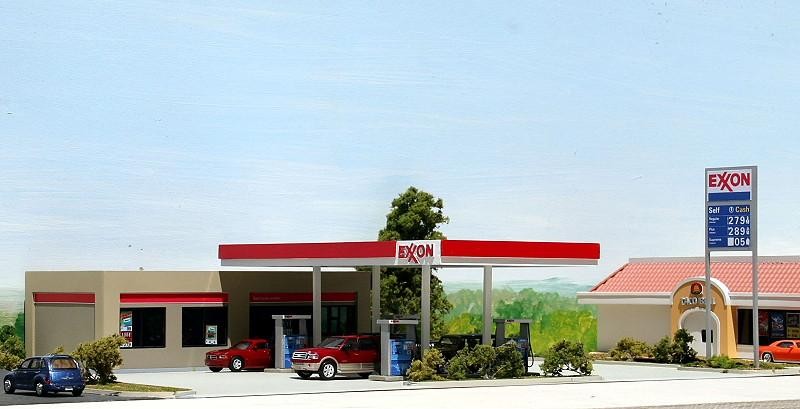 Custom Cuts by Summit USA EX-001 HO Exxon Gas Station & Convenience Store