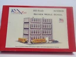 Korber 803 HO Bayview Middle School Building Kit