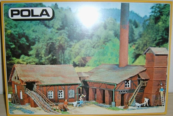 Pola 805 HO Scale Old Brick Works Building Kit – Trainz