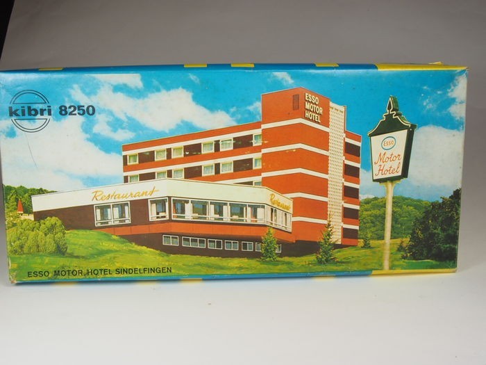 Kibri B-8250 HO Esso Motor Hotel Building Kit