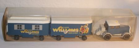 Wiking 85330 HO Williams Circus Cab and 2 Trailers