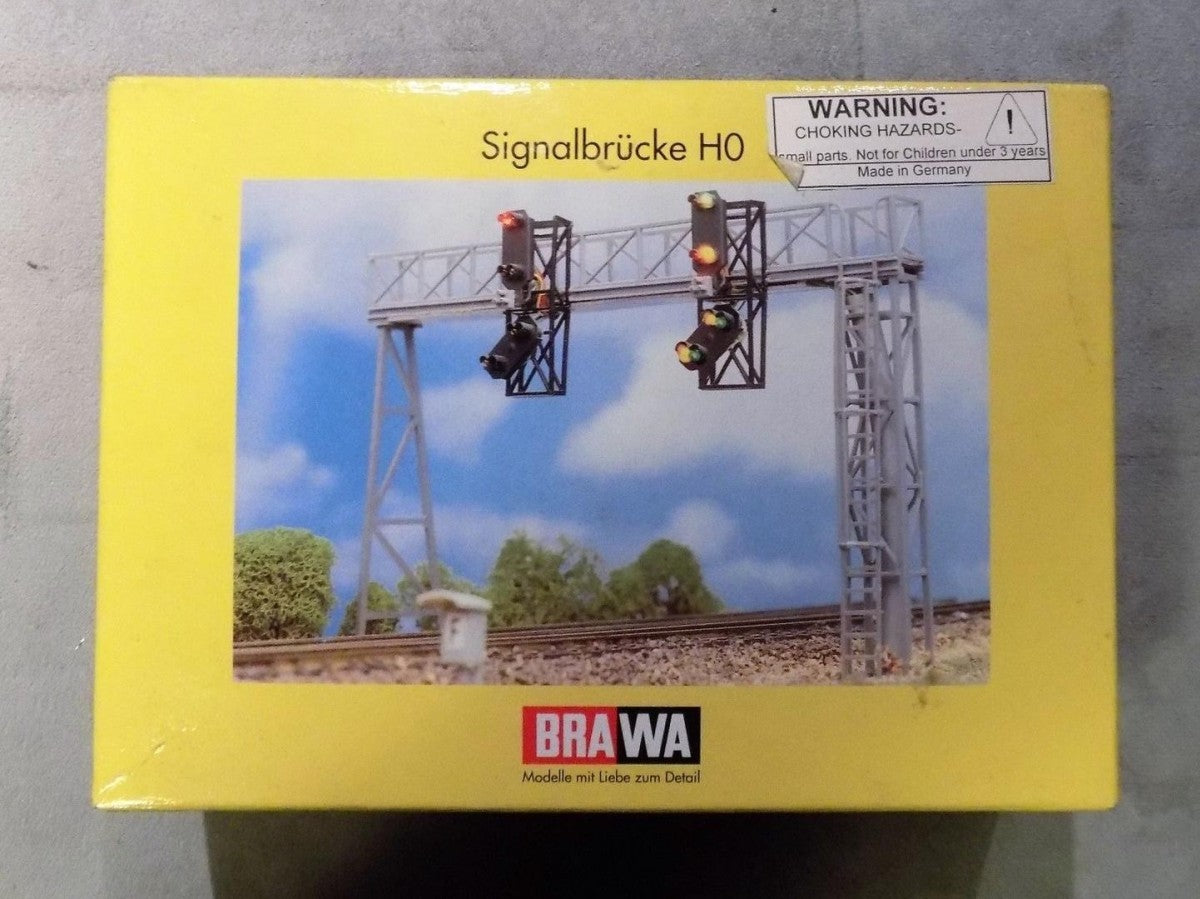 Brawa 8621 HO Signal Bridge Kit Trainz