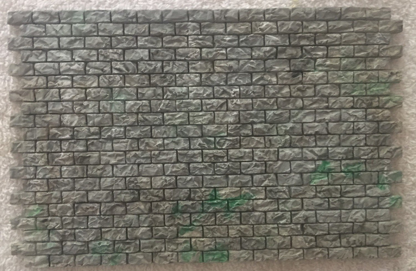 Motrak Models 82010 HO Cut Rock Retaining Wall with Tab and Slots