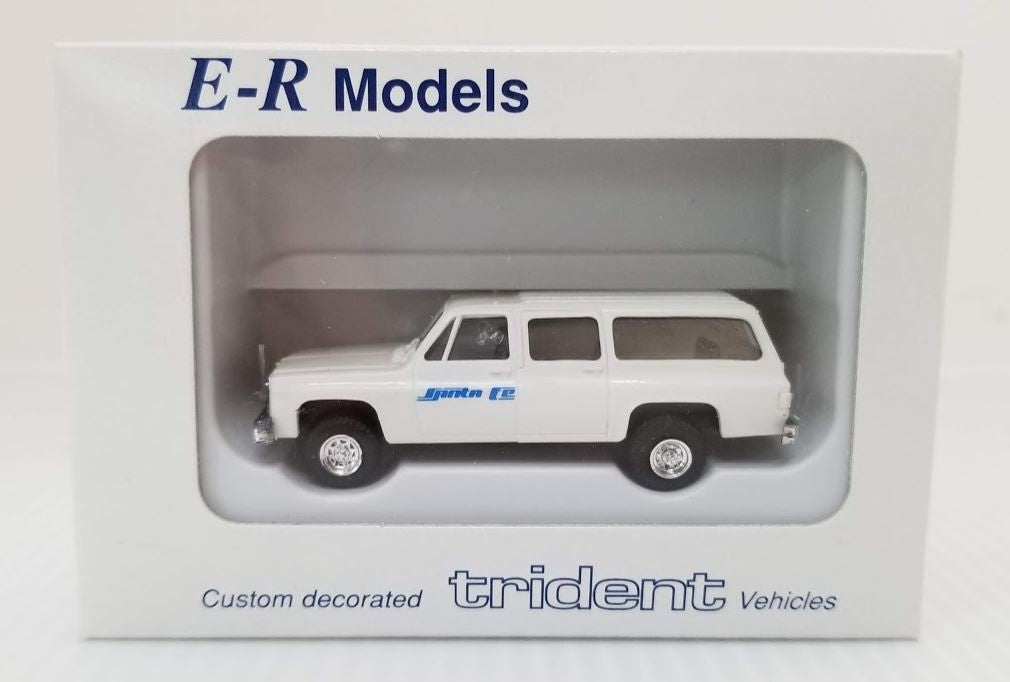 E-R Models 90205 HO Santa Fe Chevrolet Suburban SUV