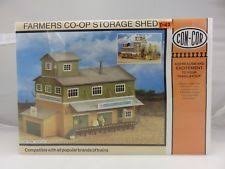 Con-Cor 9065 HO Farmers Co-op Storage Shed Building Kit
