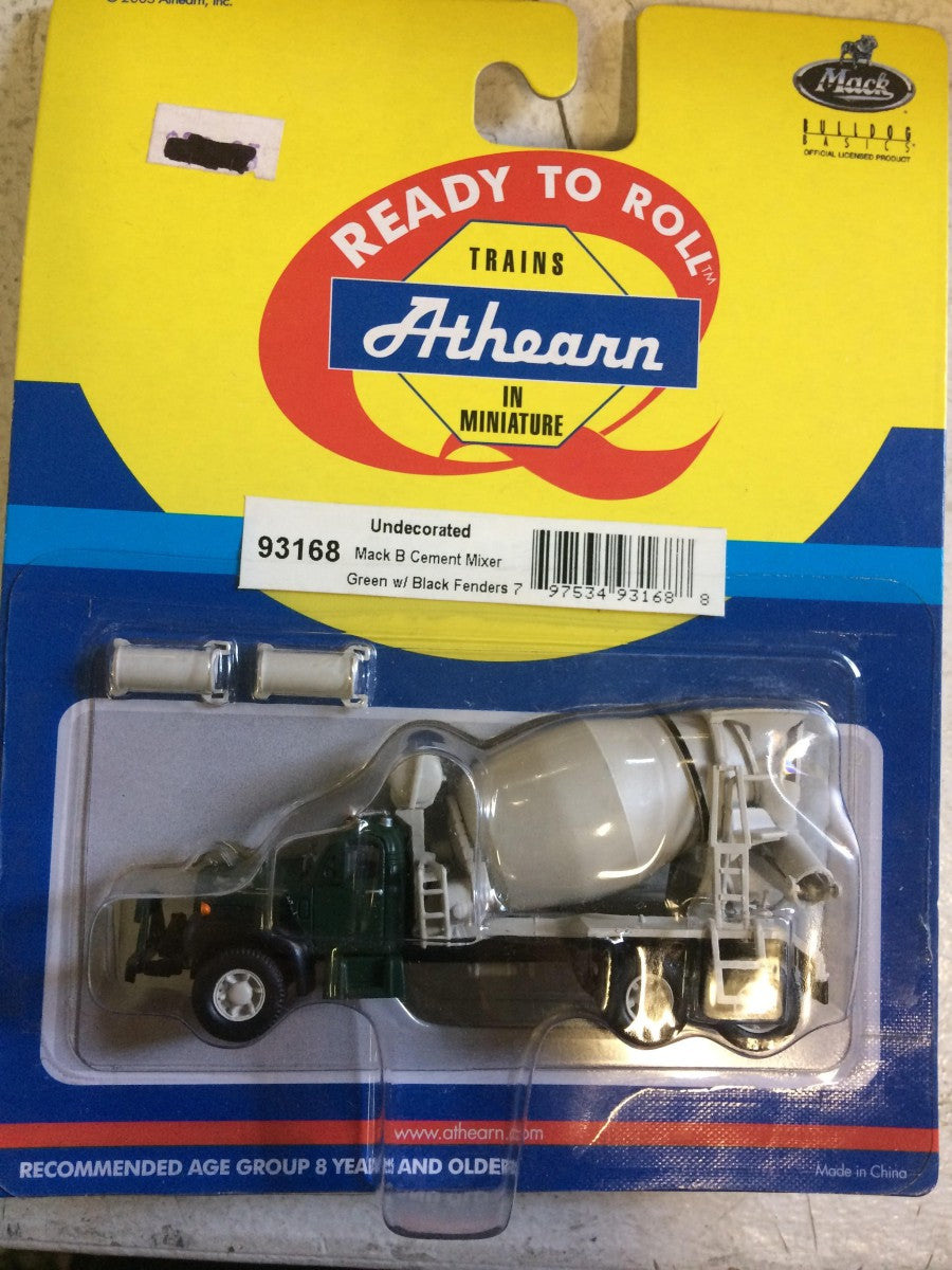Athearn 93168 HO Green Mack B Cement Truck w/Black Fenders - RTR