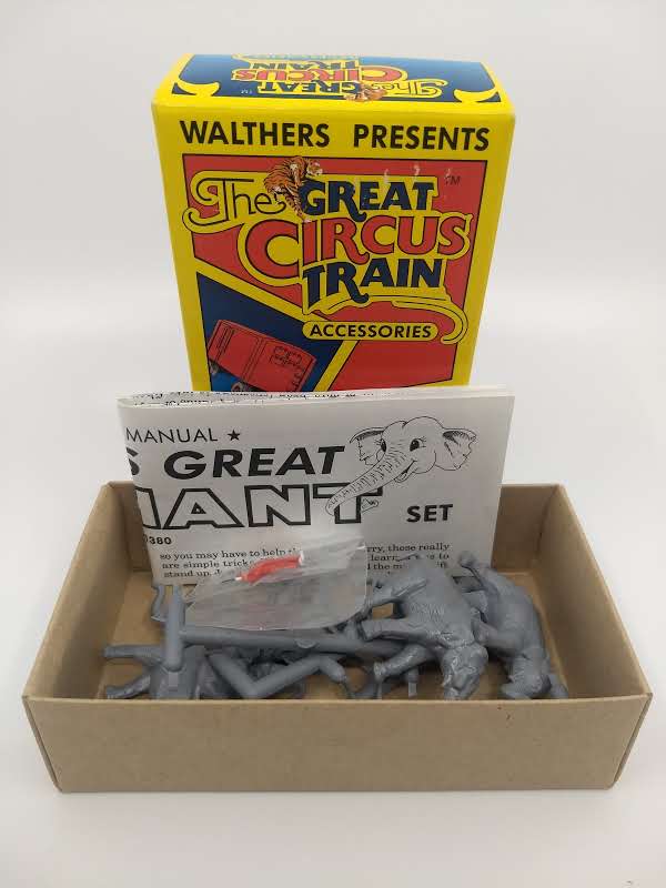 Walthers 933-1380 HO The Great Circus Train Accessories Super Elephant Set