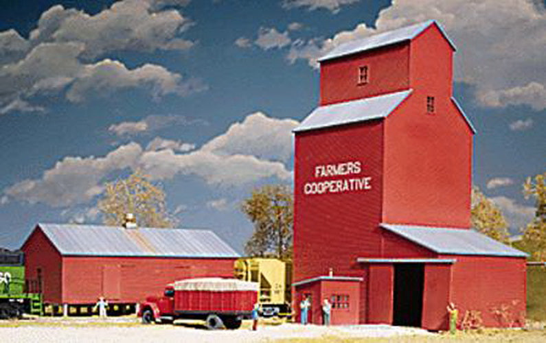 Walthers 933-3036 HO Farmers Cooperative Rural Grain Elevator Building Kit