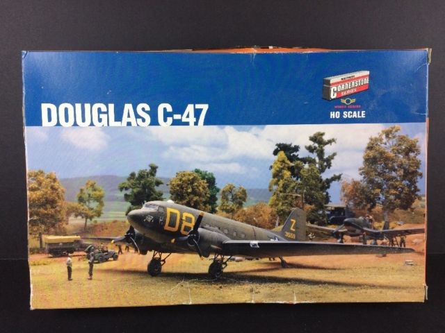 Walthers 933-1150 HO Douglas C-47 U.S. Army Air Force Plastic Plane Kit 1:87