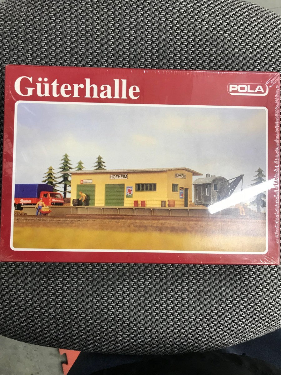 Pola 542 HO Scale Freight Depot Building Kit