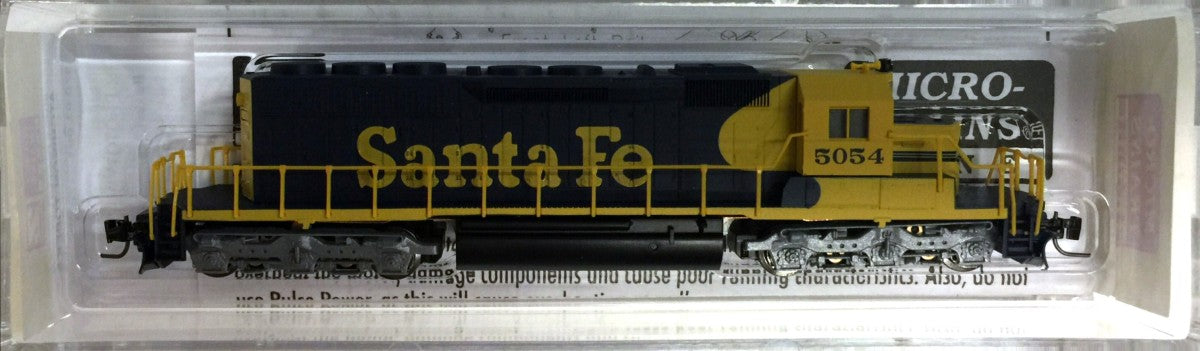 MicroTrains 97001091 Z Scale Santa Fe SD40-2 Powered Diesel Locomotive #5054