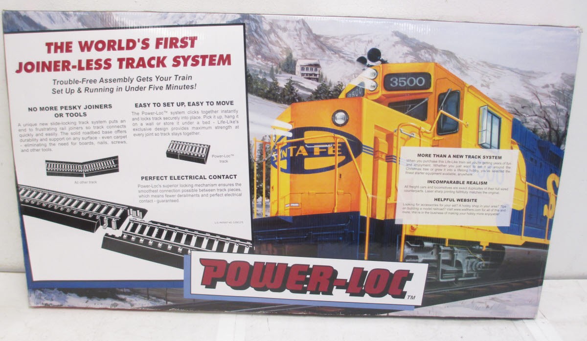 Life Like 8660 Santa Fe Flyer HO Gauge Diesel Train Set