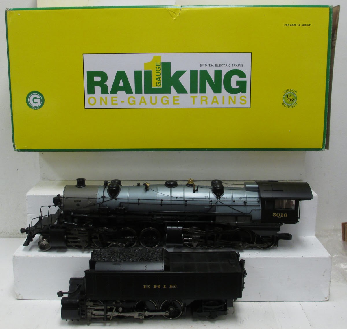 MTH 70-3022-1 G Scale Erie 2-8-8-8-2 Triplex Engine & Tender #5016