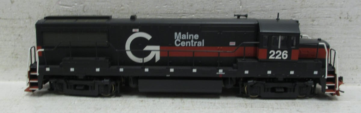 Bowser 691-23110 HO Scale Maine Central GE U-25B Diesel Locomotive #226