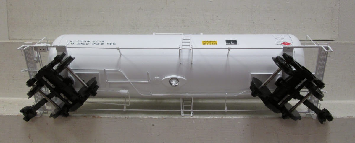 USA Trains R15251 Undecorated White 42' Tank Car - Metal Wheels