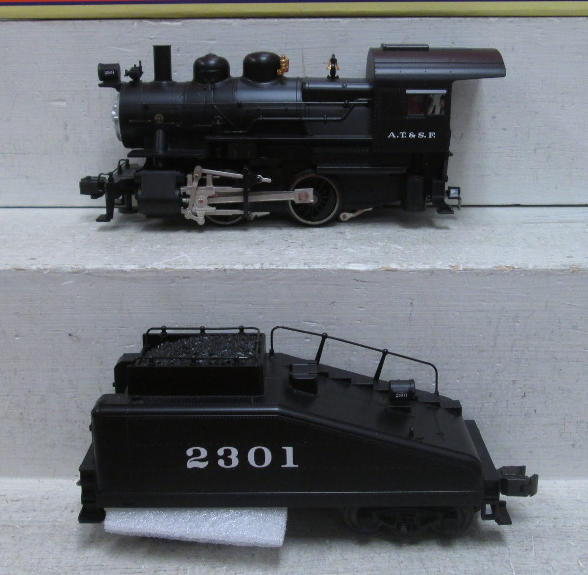 Lionel 6-11384 AT&SF Conventional Scale 0-4-0 Steamn Switcher #2301