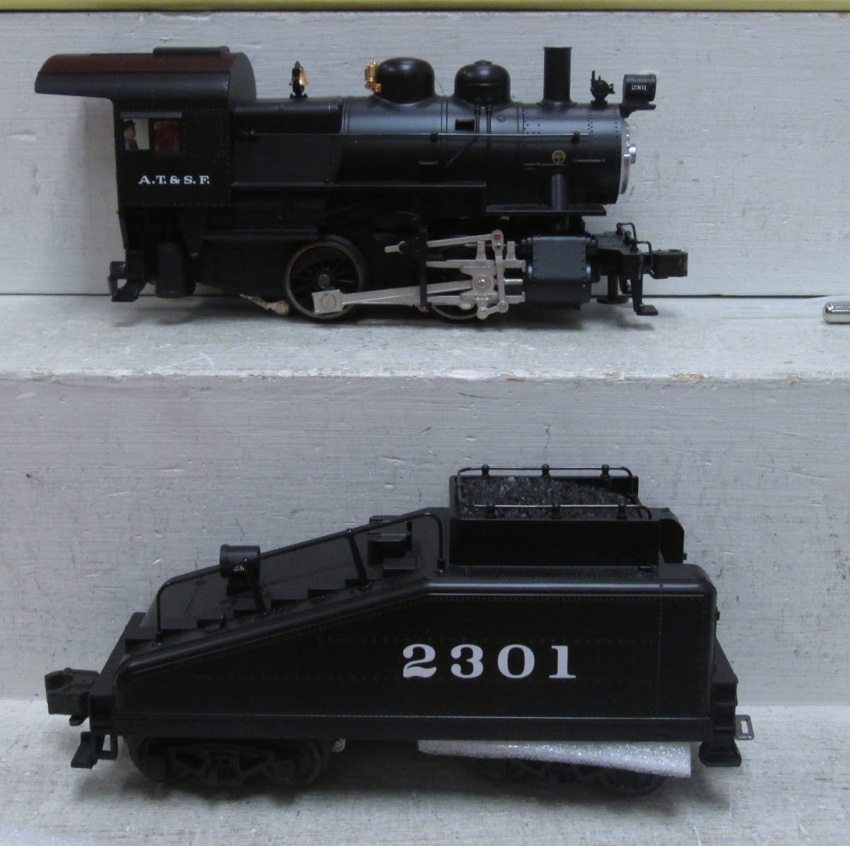 Lionel 6-11384 AT&SF Conventional Scale 0-4-0 Steamn Switcher #2301
