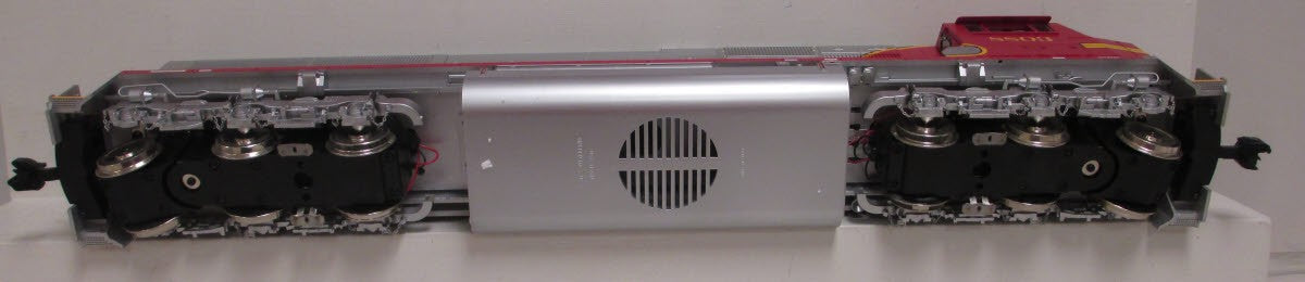USA Trains R22600 G Gauge Santa Fe EMD SD70MAC Diesel Engine #8803