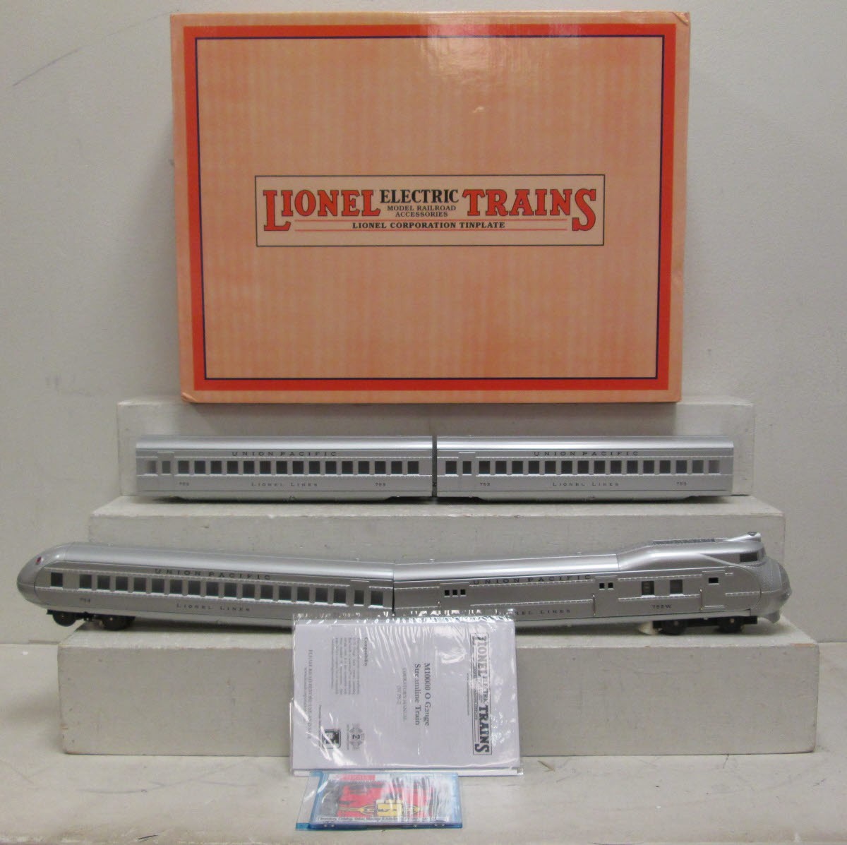 MTH 11-6006-1 Union Pacific Streamliner O Gauge Steam Passenger Train Set