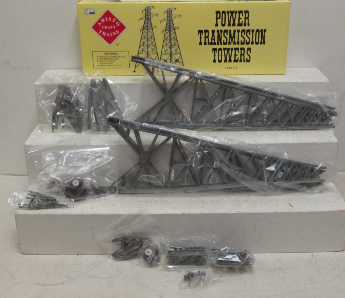 Aristo-Craft 7114 G Scale Power Transmission Tower Kit