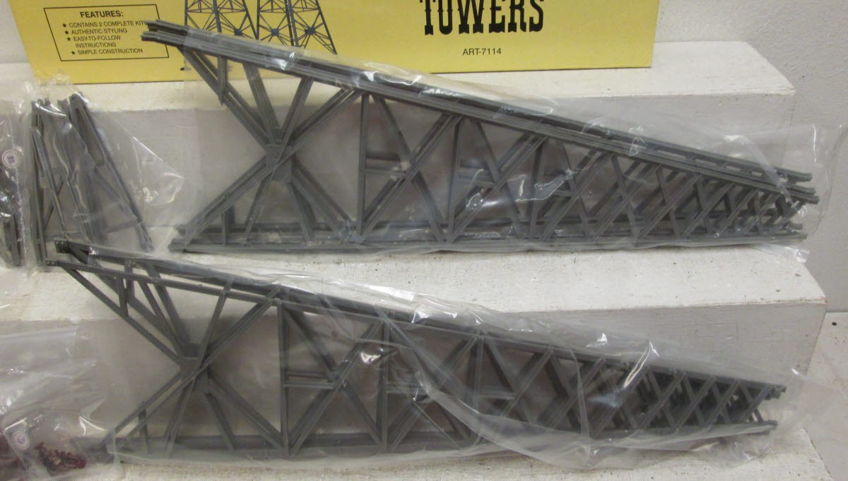 Aristo-Craft 7114 G Scale Power Transmission Tower Kit