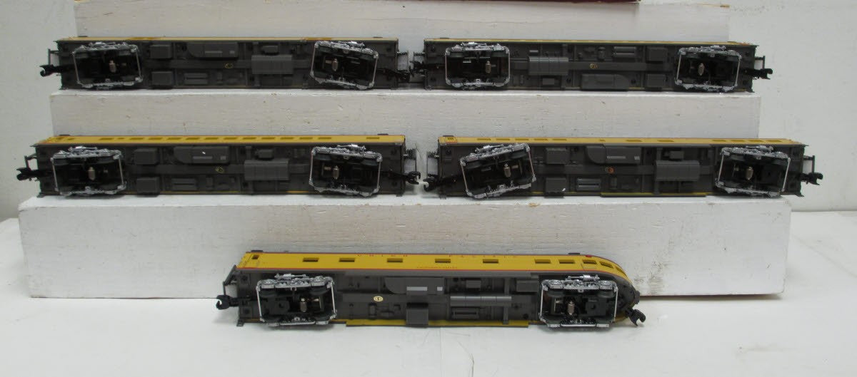 MTH 20-65246 O Union Pacific 70' Streamlined ABS Passenger Car Set (Set of 5)