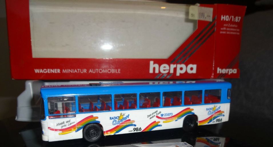 Herpa 808276 HO Iveco Magirus Deutz with Flat Trailer