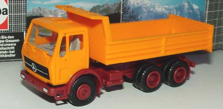 Herpa 806501 HO Mercedes-Benz Tipper Truck in Orange