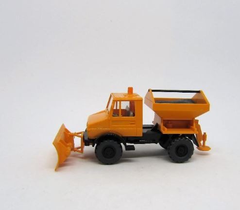 Wiking 6460226 HO/1:87 Mercedes-Benz Unimog 1300 with Snow Plower