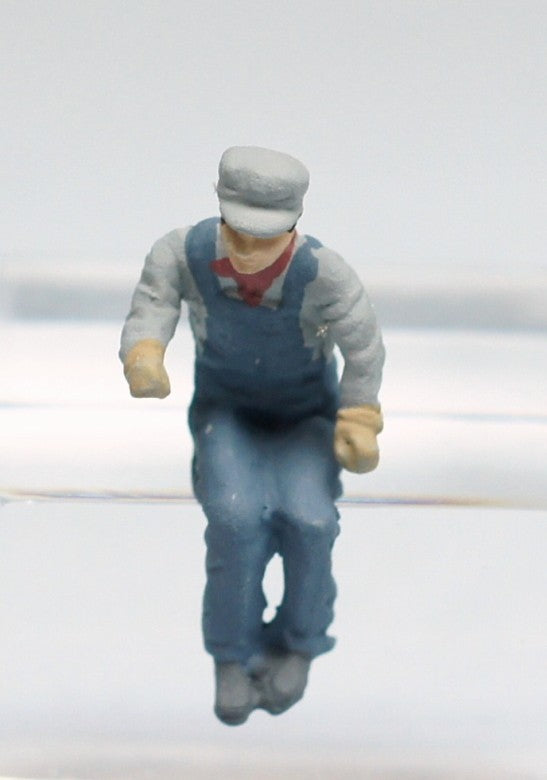 Arttista 701 S Scale Sitting Engineer Pewter Figure