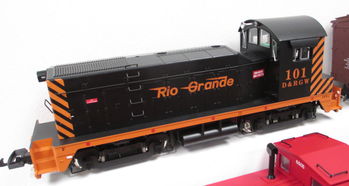 USA Trains R72300 G Denver & Rio Grande Western NW-2 Train Starter Set
