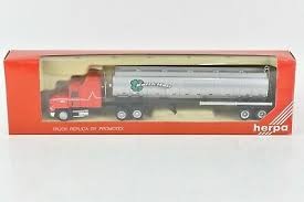 Herpa 6212 HO Keith Hall & Sons Mack Transport LTD. 40'  Trailer