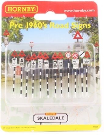 Hornby R8665 OO Scale Pre 1960s Road Signs