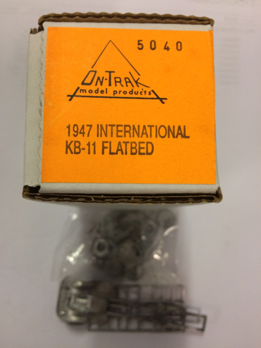 On-Trak 5040 1:87 HO 1947 International KB11 Flatbed Truck Model Kit
