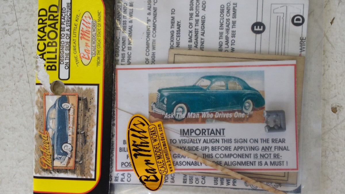 Bar Mills 0142 N/HO Packard Automobile Wall Mounted Billboard Kit