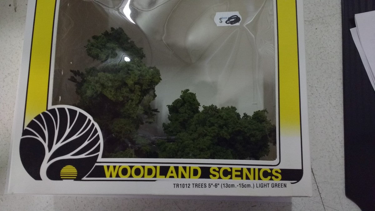 Woodland Scenics TR1012 5"- 6" Light Green Realistic Trees (Pack of 2)