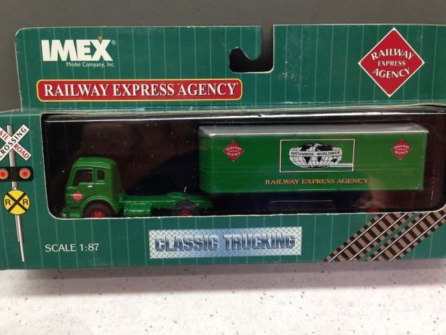 Imex 870187 1:87 REA International Harvester CO 190 28’ Single Axle