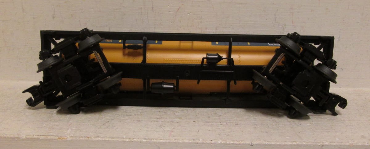 MTH 30-73351 O Gauge CSX 3-Dome Tank Car #993311
